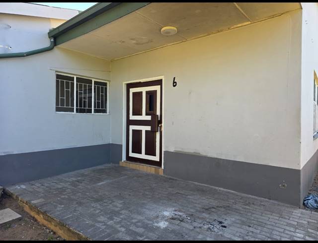 2.10HA SMALLHOLDING FOR SALE IN WATERKLOOF AH